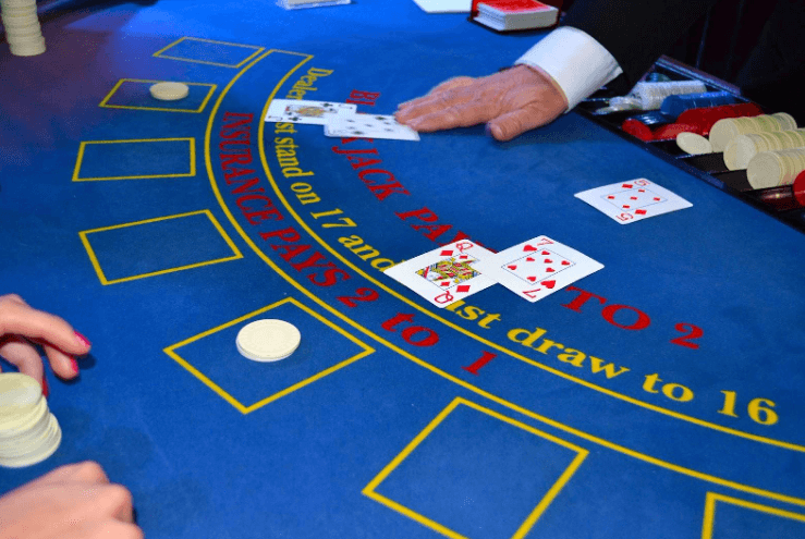 wie man Blackjack im Casino spielt